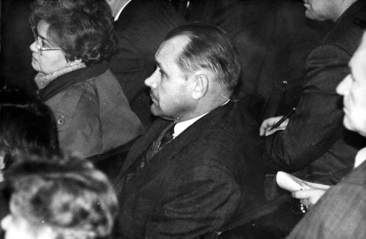 Выборы в Саратовскую областную Думу 1994 года Александр Ландо проиграл Николаю Семенцу. Николай Яковлевич и по сей день – депутат (фото Алексея Хействера).
