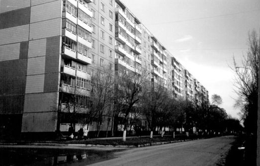 Дом № 40/60 на улице Рабочая: в нём Ландо ухитрился два раза продать одну и ту же квартиру (фото Николая Клёнова).